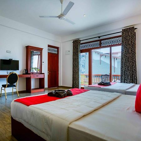 Polhena Grand Resort & Banquet マータラ エクステリア 写真