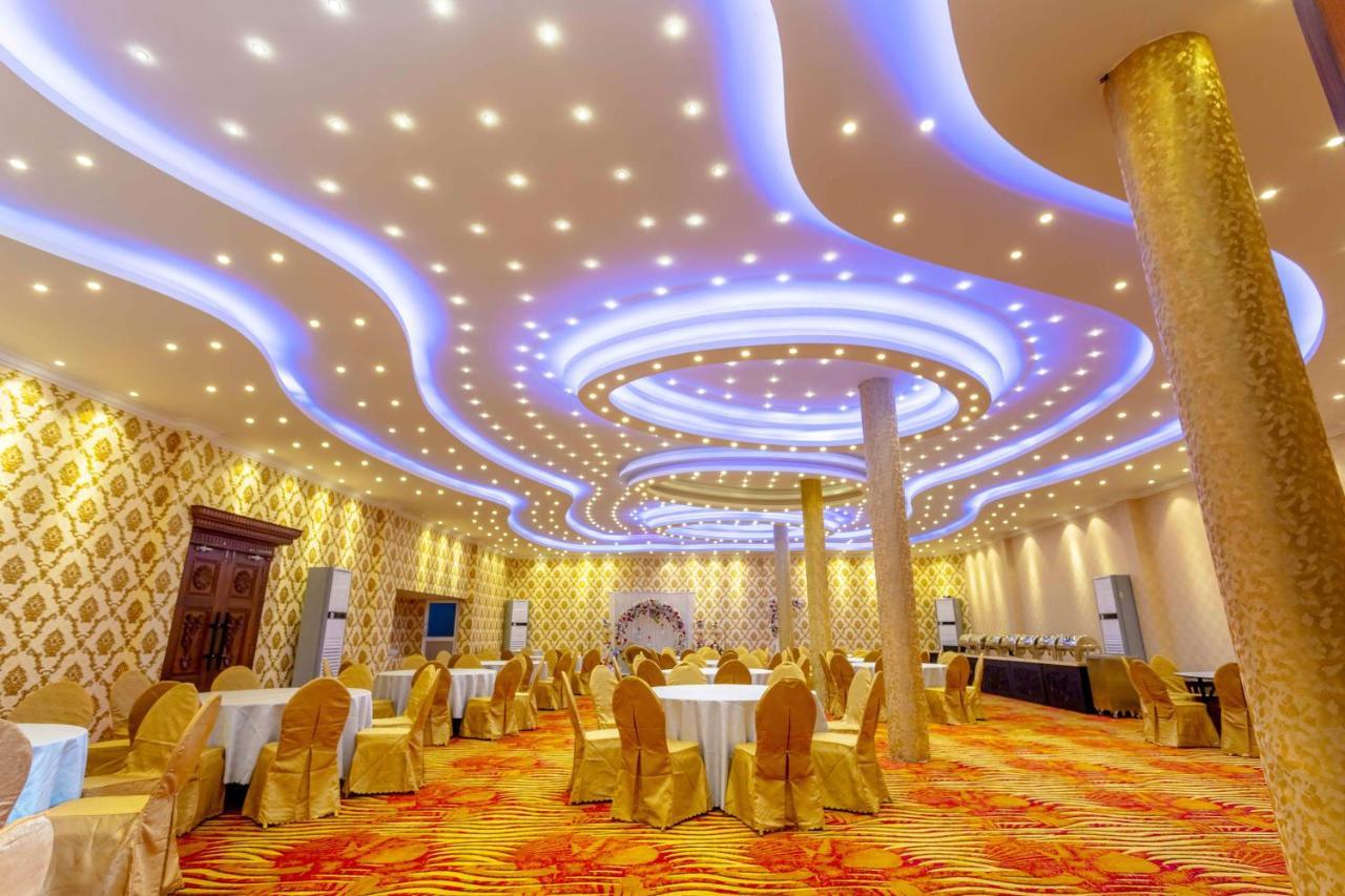 Polhena Grand Resort & Banquet マータラ エクステリア 写真